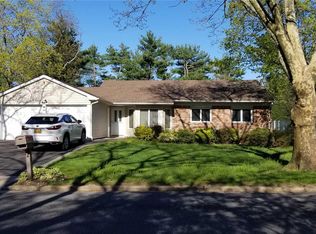 50 Verleye Ave, East Northport, NY 11731