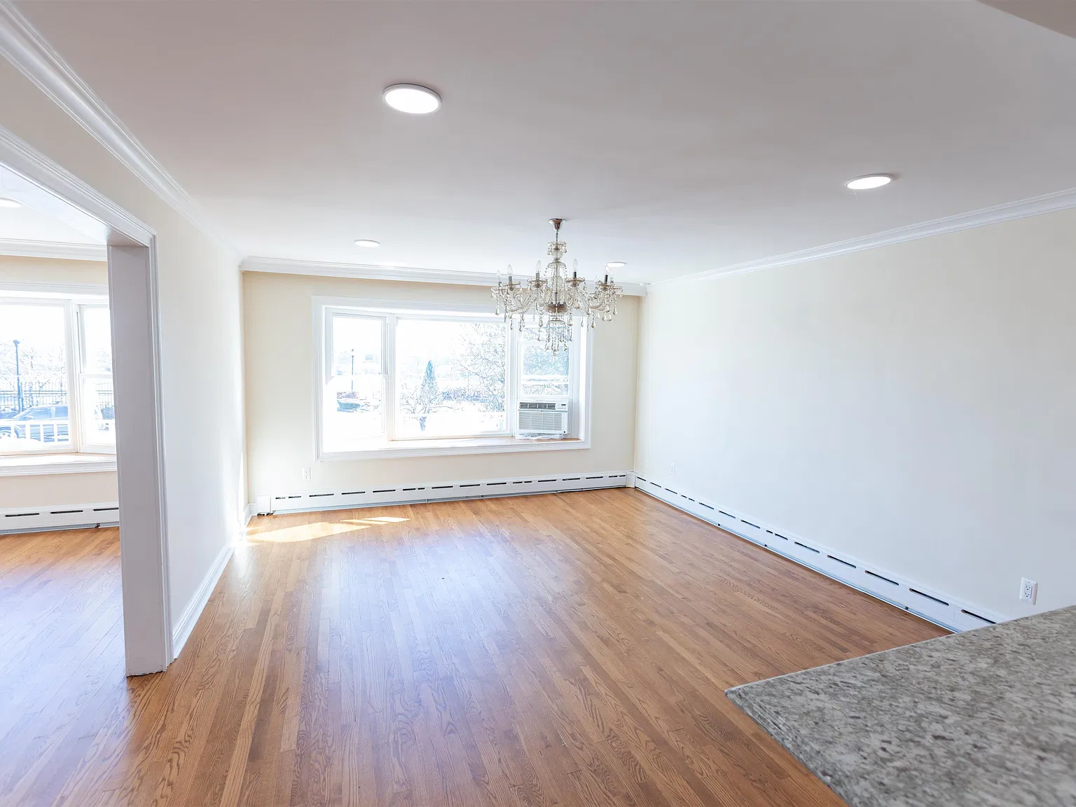 3 bed, 2.0 bath, $4,850 — Photo 2