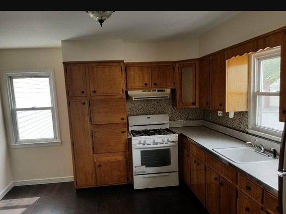 3rd image of 67 Murray Ave Fl 2nd