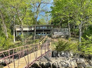 4654 Hillview Rd, Stover, MO 65078