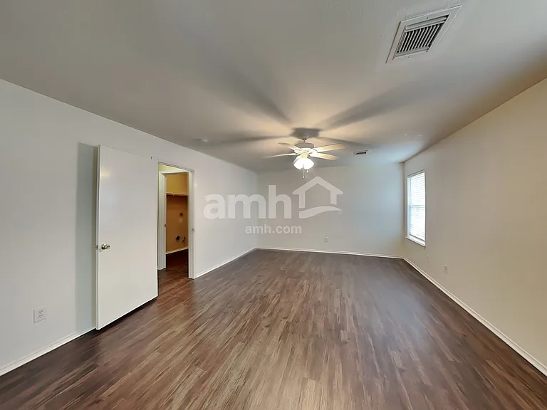 9618 Lasbury Dr — Photo 14