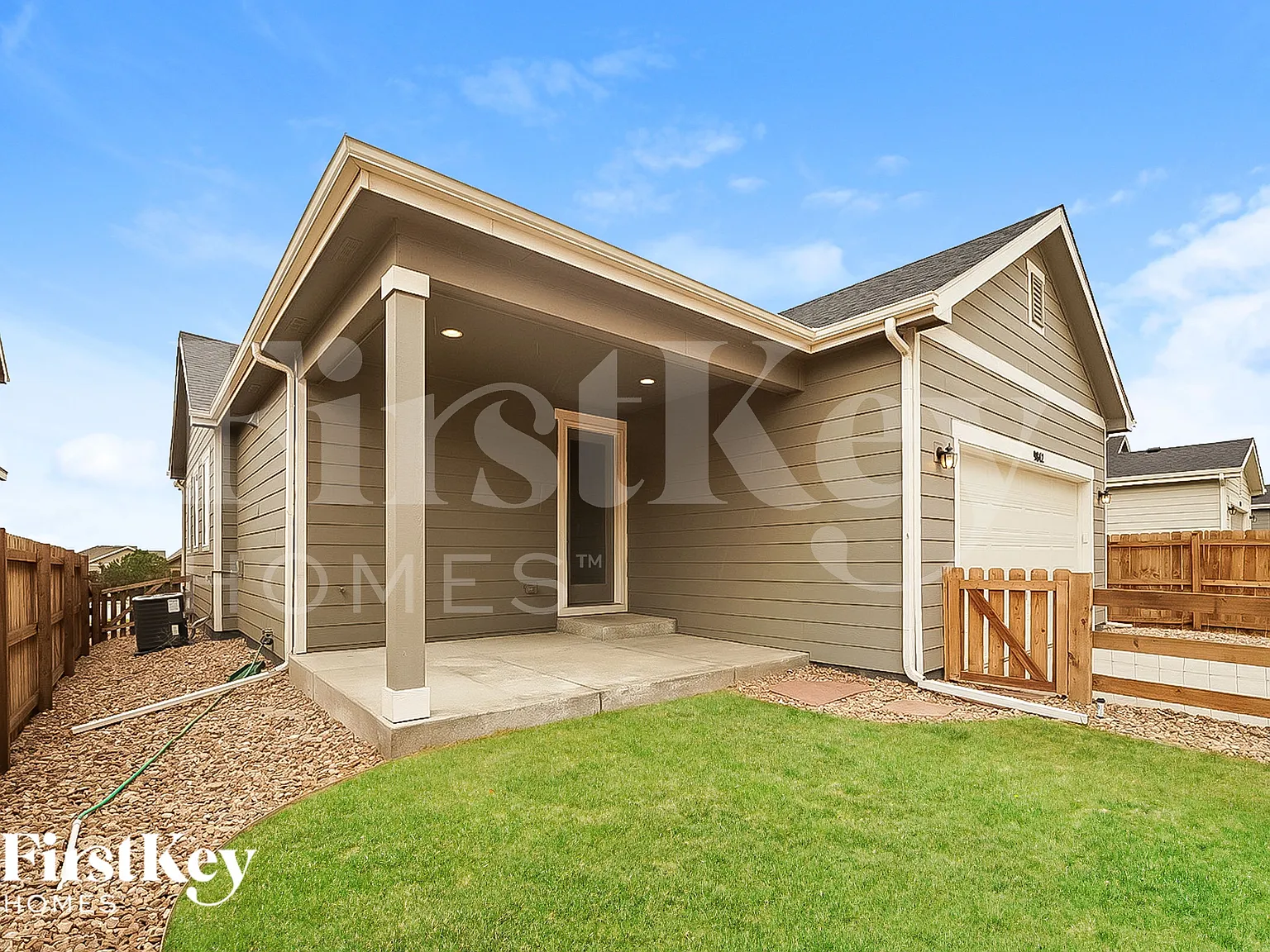 3 bed, 2.0 bath, 1574 sqft, $2,910 — Photo 2