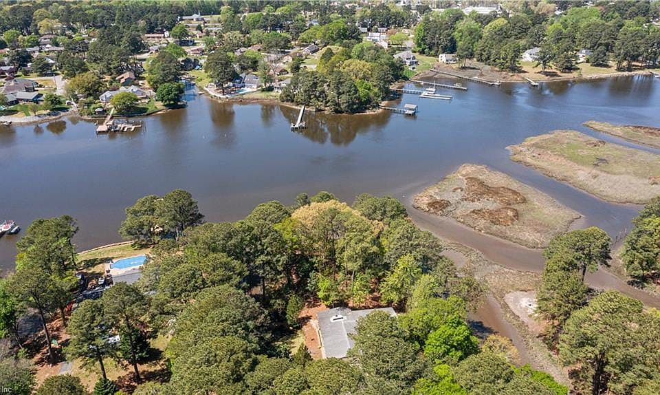 1st image of 2 Shamrock Dr