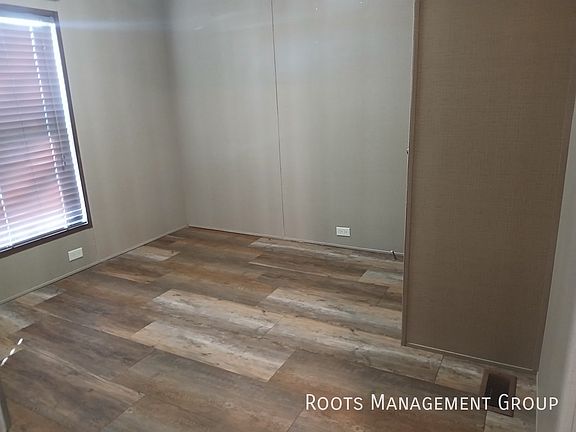4th image of 2233 E 8th St #266