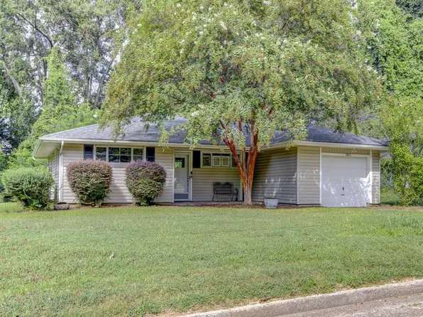 1813 Edna Dr, Vicksburg, MS 39180