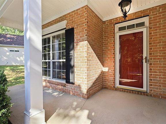 3rd image of 1558 Silver Ridge Dr