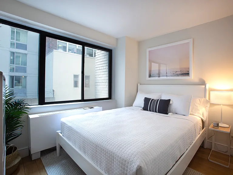 230 E 44th St #3P — Photo 5