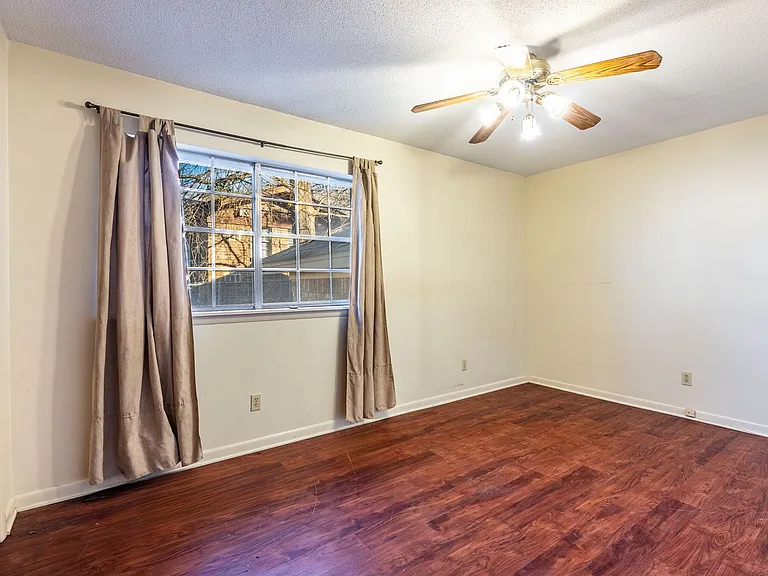 6104 Meadowbrook Ln — Photo 13
