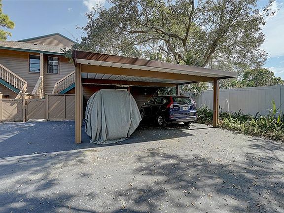 3rd image of 1106 LENNOX ROAD W