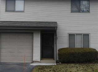 2502 Iris Ln, Crest Hill, IL 60403