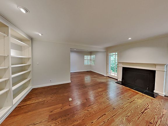 4th image of 6224 Chelton Dr