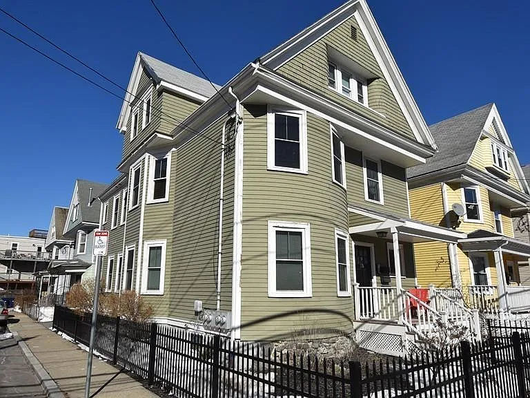 15 Harvest St #1 — Photo 2