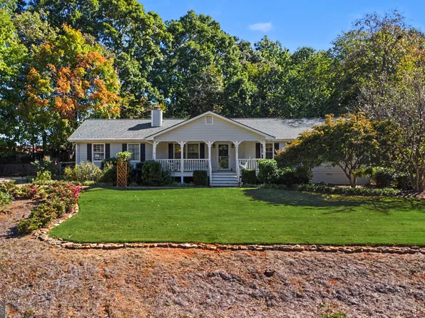 4409 Hidden Oaks Dr, Flowery Branch, GA 30542