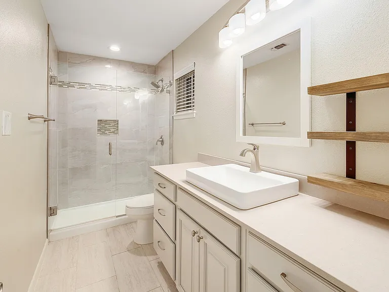 8609 Melshire Dr — Photo 17