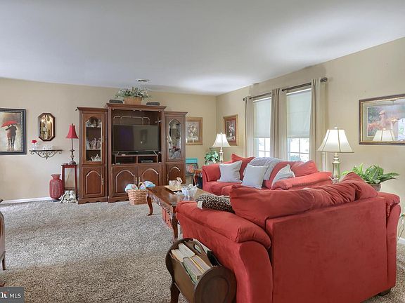 5th image of 1345 Old Hickory Ln