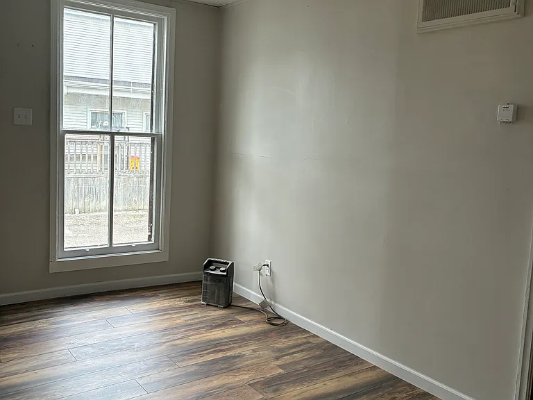 517 Lincolnway E #4D — Photo 3