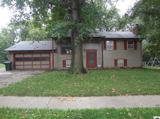 5317 SW 32nd Ter, Topeka, KS 66614