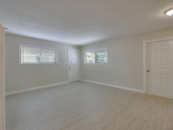 5th image of 2433 Clyda Dr