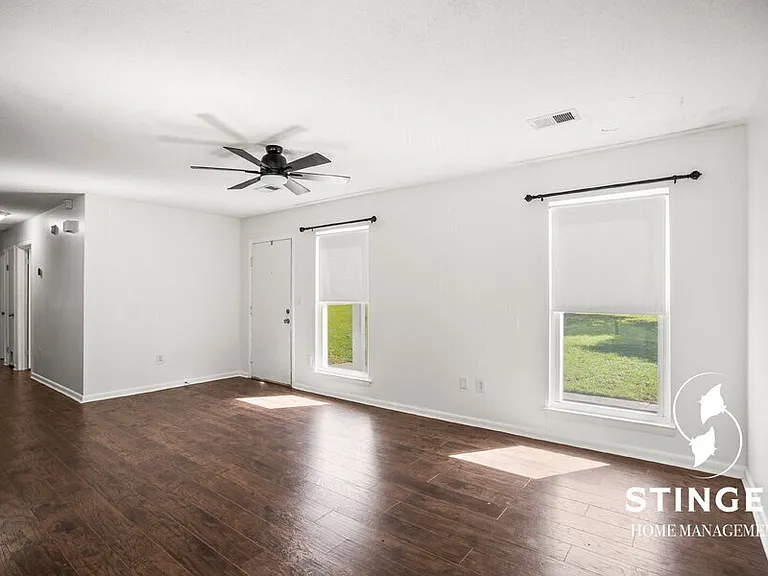 1713 Drayton Dr — Photo 3