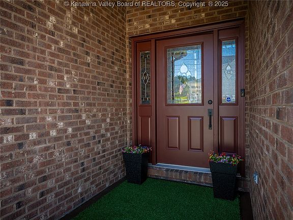 4th image of 225 Woodland Dr