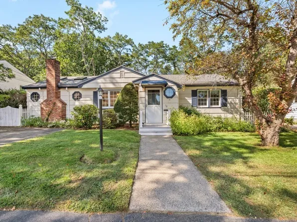 78 Spring View Dr, Lynn, MA 01904