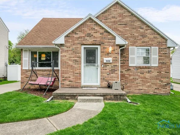 1636 Norcross Dr, Oregon, OH 43616