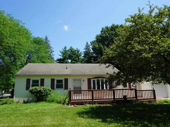 1407 E Sugnet Rd, Midland, MI 48642