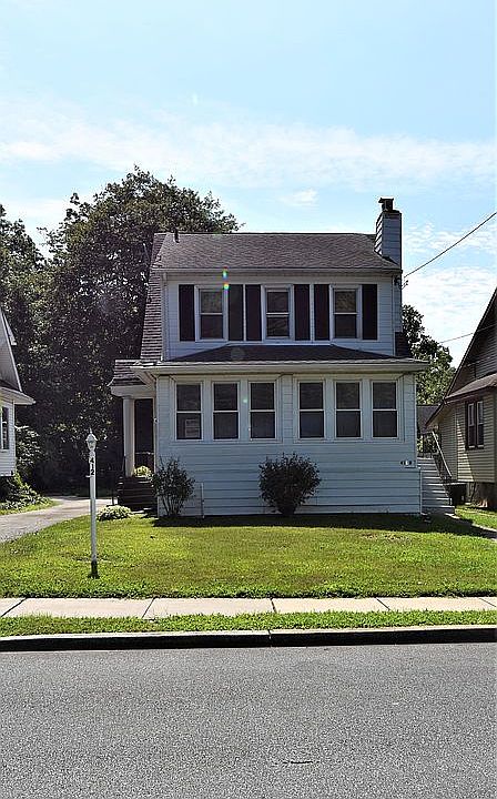 1st image of 412 W Magnolia Ave