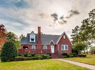 402 E Main St, Seagrove, NC 27341