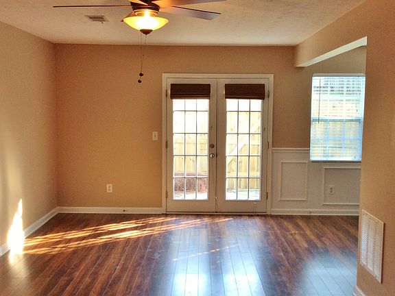 pine tree living room_04012014