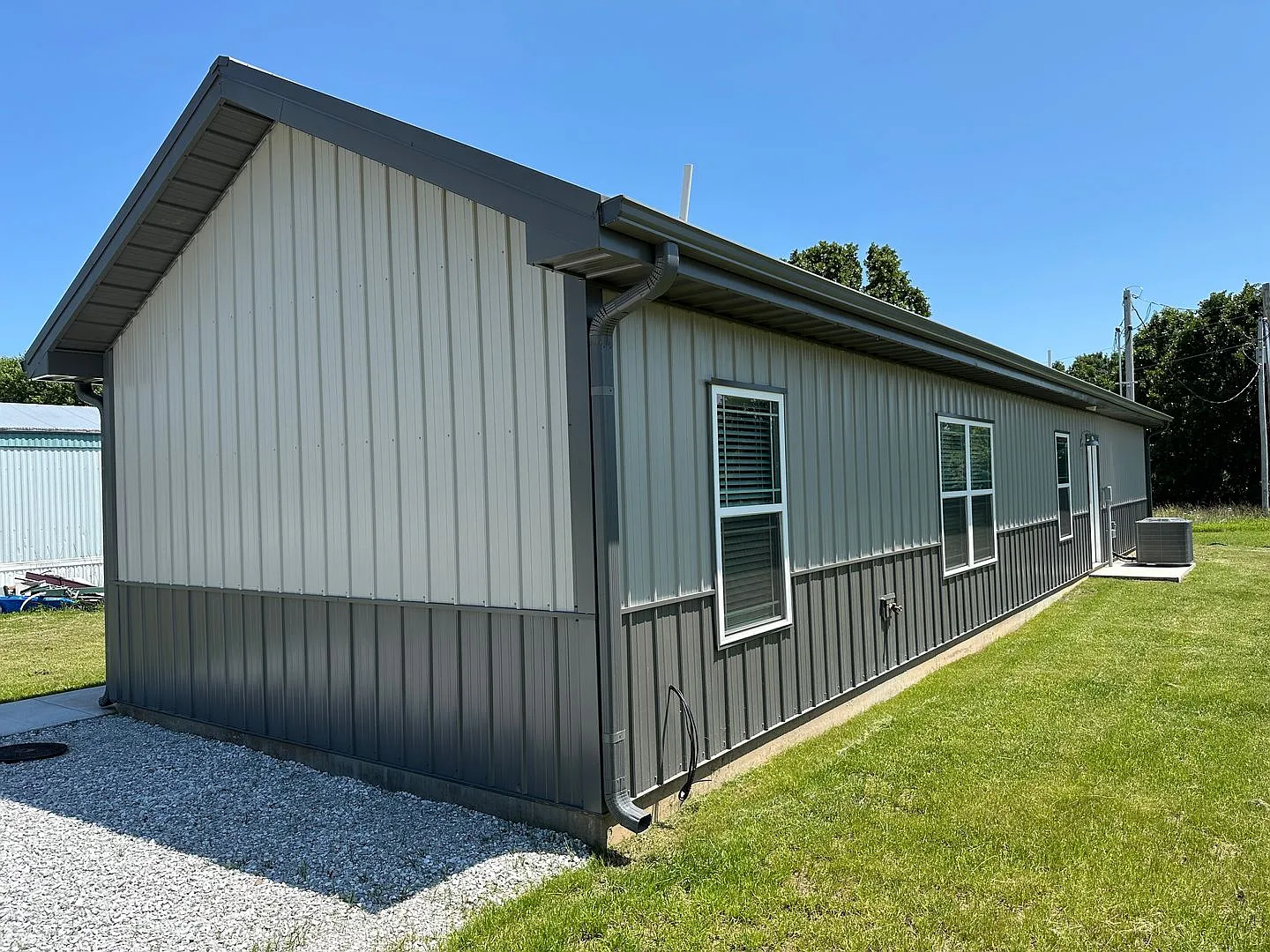 For lease: 2 Bed, 2 Bath Home Rural Neosho- $1095.90/Mo| Pet Friendly — Photo 2