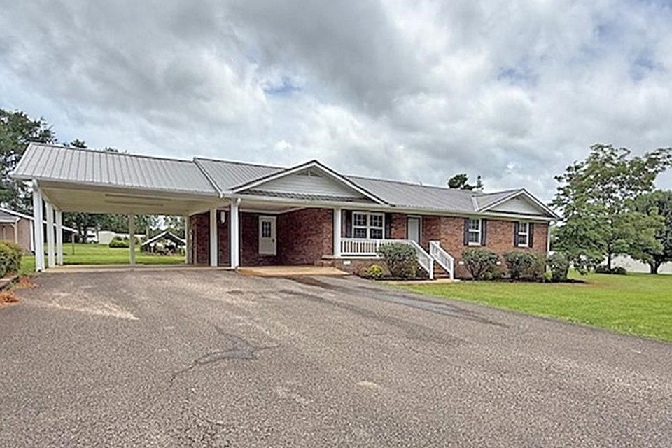 1st image of 40 Horace Ln