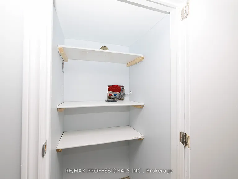 16 Nello St #BASEMENT — Photo 15