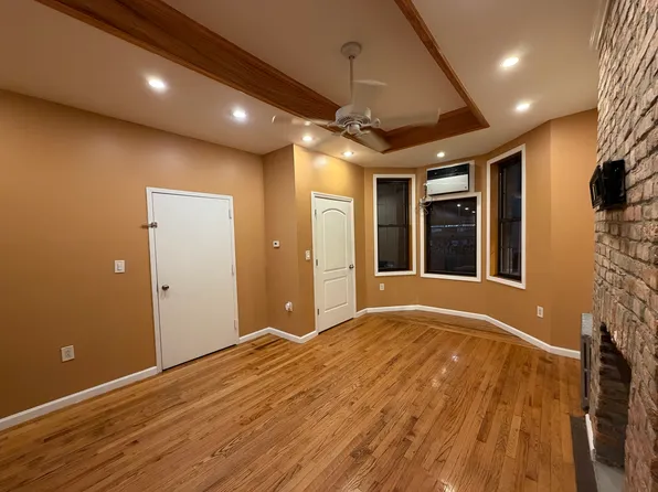 1183 Putnam Avenue image 6 of 18