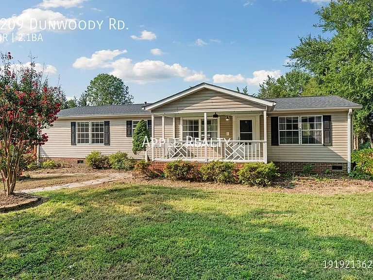 6209 Dunwoody Rd — Photo 1