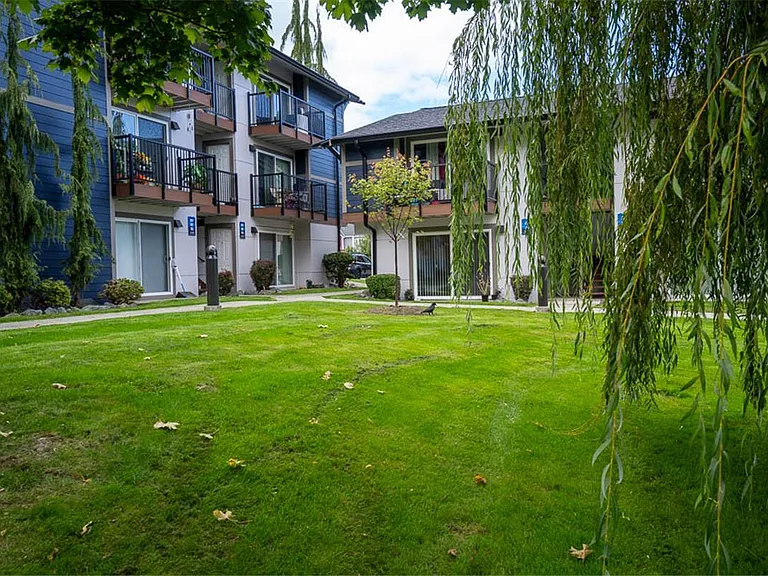 Northern Lights Apartments — Photo 36