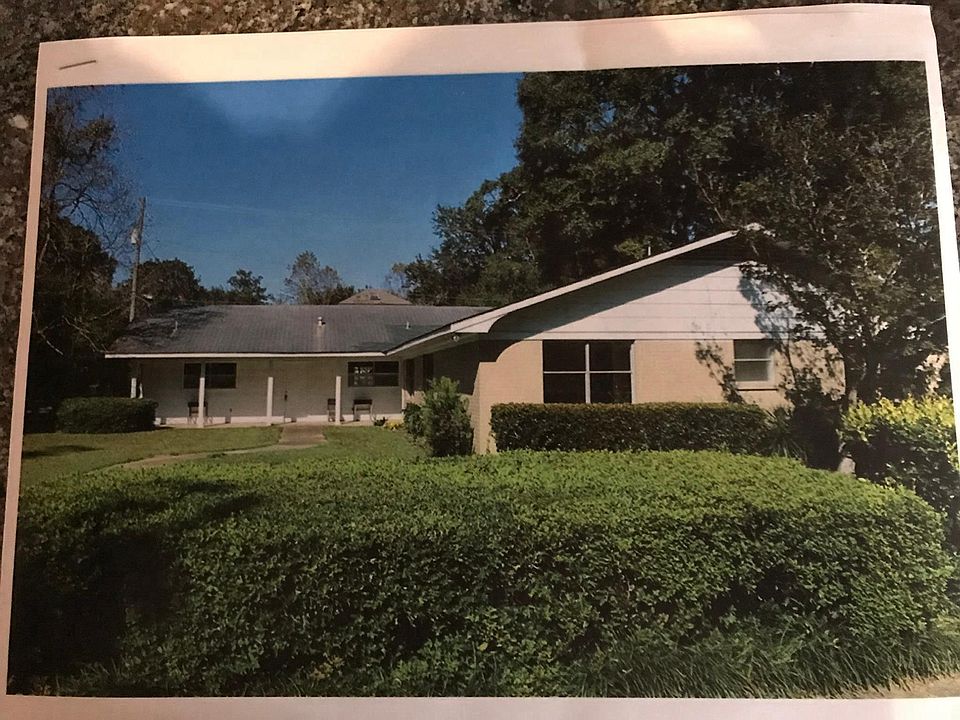 2nd image of 501 Tuthill Ln