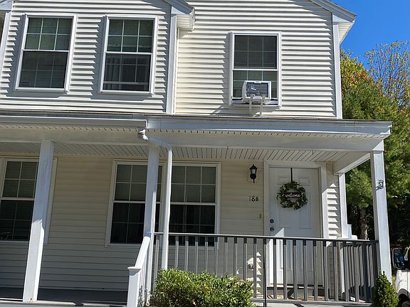 2nd image of 18 Carriage Ln