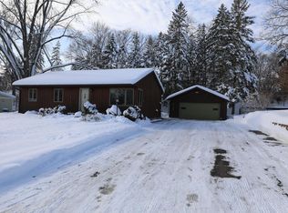 1831 Onacrest Ct N, Maplewood, MN 55117