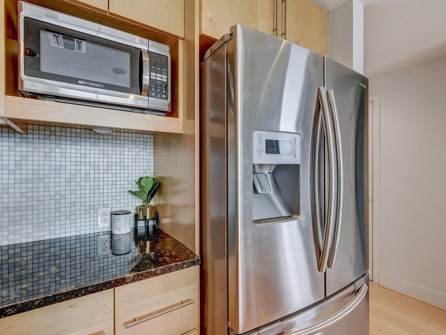 1 bed, 565 sqft, $2,350 — Photo 3