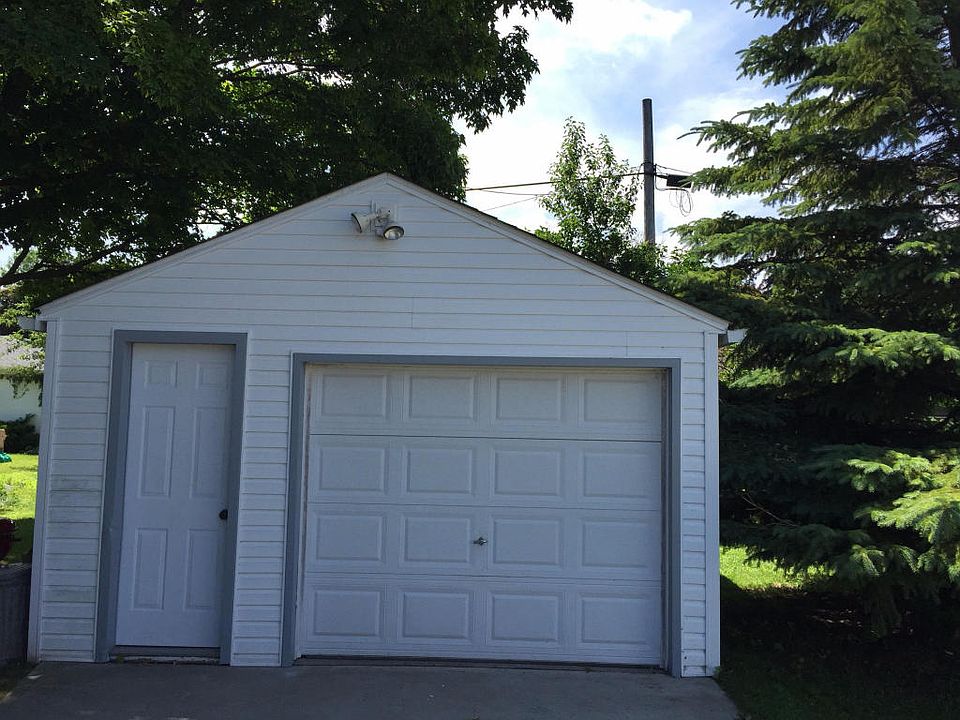 2nd image of 934 S 29th St