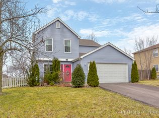 901 Hyde Park Ln, Naperville, IL 60565