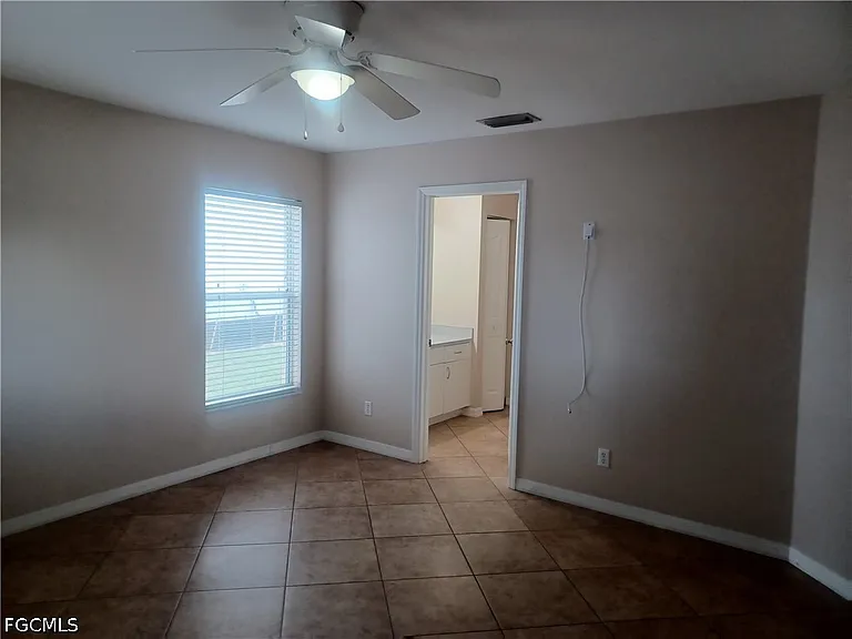 100 SW Trafalgar Pkwy #104 — Photo 9
