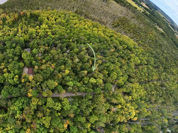 N Cave Point Dr, Jacksonport, WI 54235
