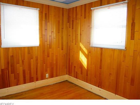5th image of 136 Mull Ave