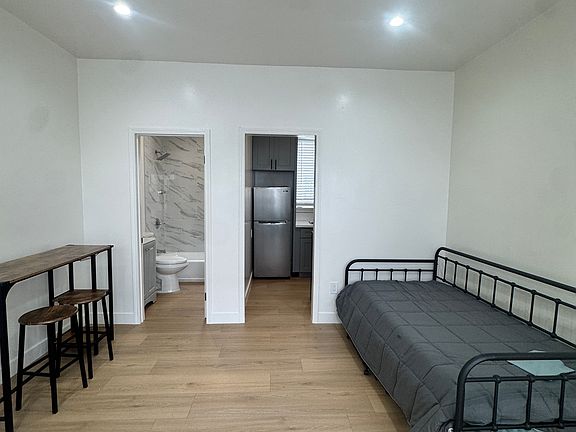 5th image of 2618 West Blvd #2618