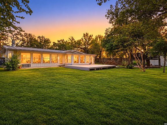 5th image of 100 Riviera Dr