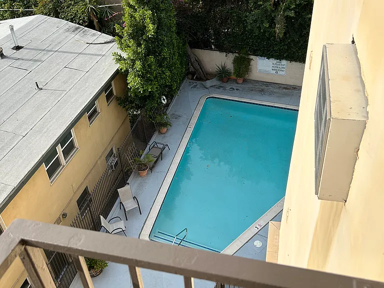 Hillside Apartments — Photo 11