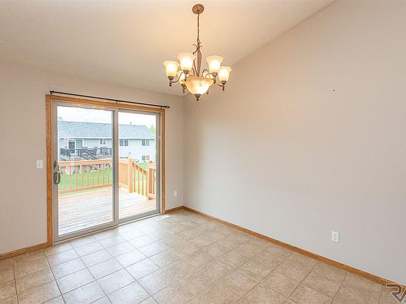 5th image of 5201 S Birchwood Ave