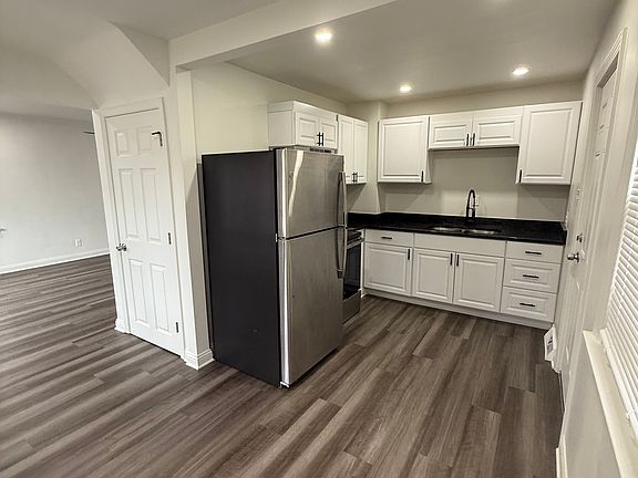2nd image of 2104 Pershing Blvd